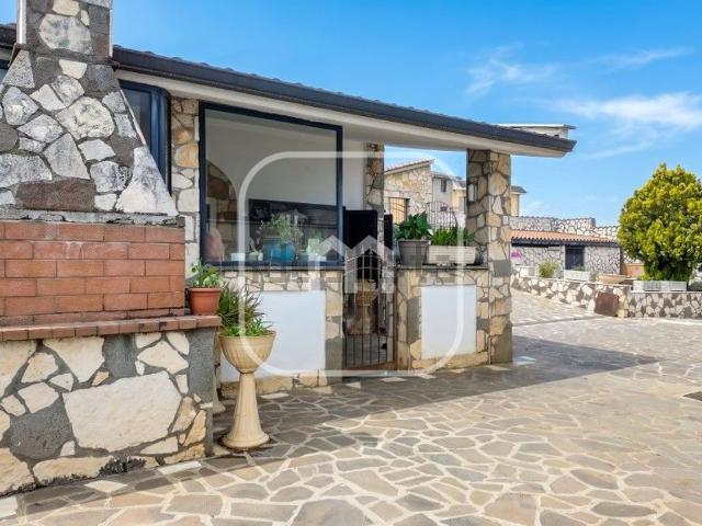 Villetta indipendente in vendita di 250 m² in Viale A. Manzoni, 33