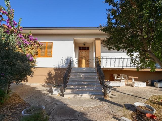 Villetta indipendente in vendita di 250 m² in Viale dei Tigli, 109