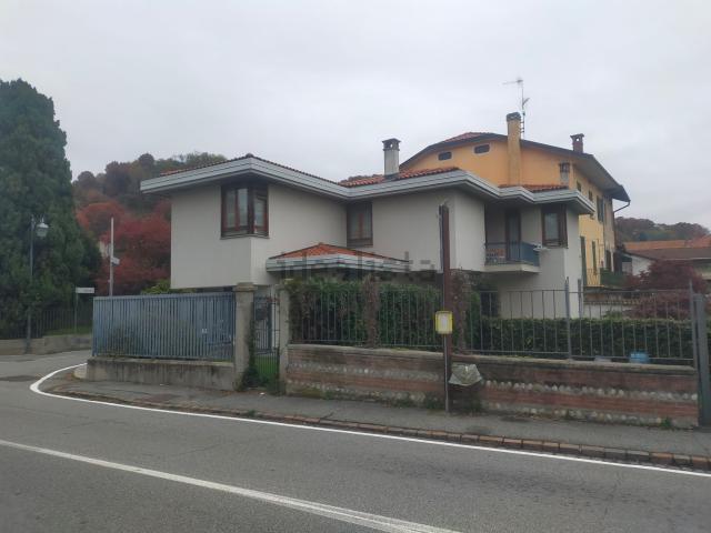 Villetta indipendente in vendita di 250 m² in Viale Giacomo Matteotti