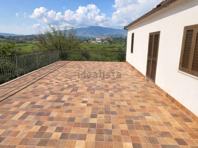 Villetta indipendente in vendita di 250 m² in Contrada Paludi