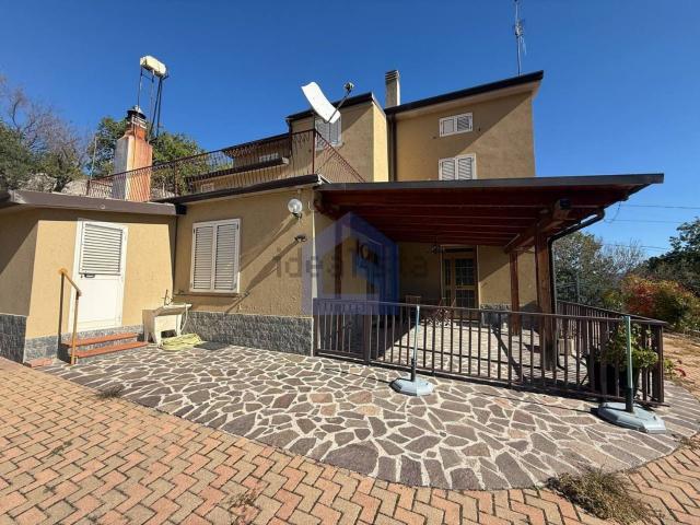 Villetta indipendente in vendita di 250 m² in Contrada San Sebastiano