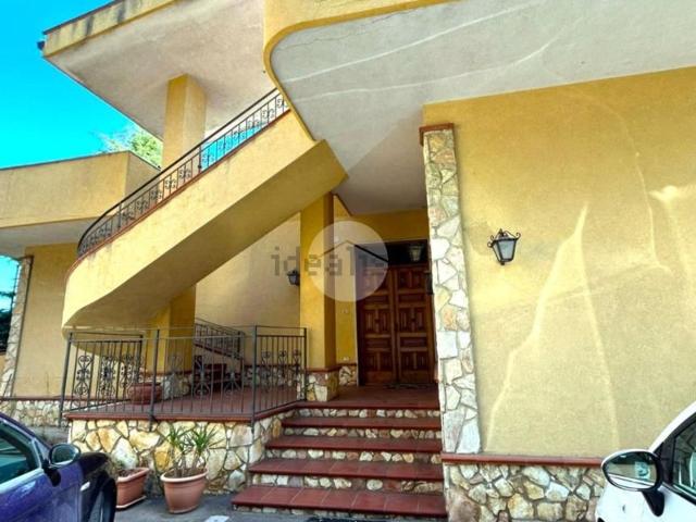 Villetta indipendente in vendita di 250 m² in Corso dei Mille, 1423