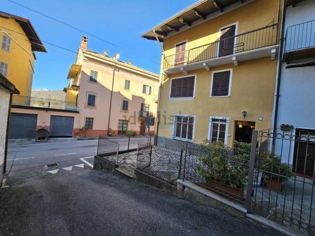 Villetta indipendente in vendita di 250 m² in Frazione Bianco