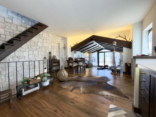 Villetta indipendente in vendita di 250 m² in Largo del Colle, 6