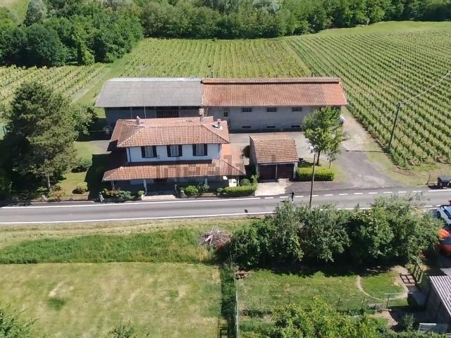 Villetta indipendente in vendita di 250 m² in Località Versiggia