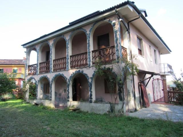 Villetta indipendente in vendita di 250 m² in Località Chiarli, 7