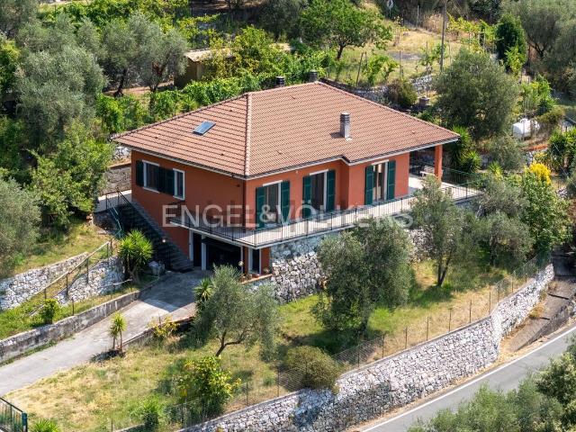 Villetta indipendente in vendita di 250 m² in Località Nansola, 15