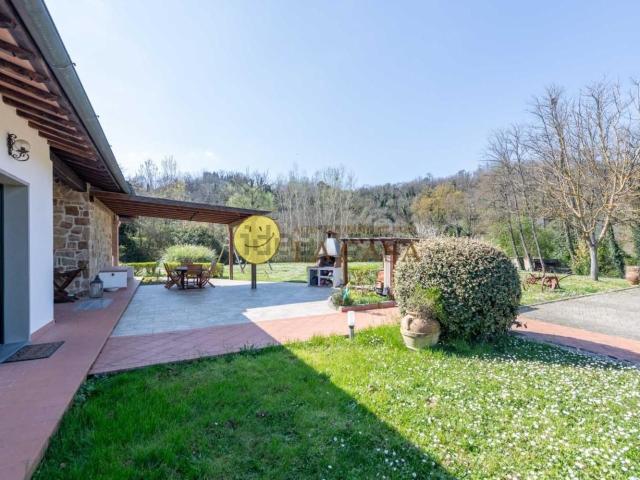 Villetta indipendente in vendita di 250 m² in Località Stecco