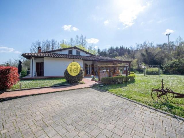 Villetta indipendente in vendita di 250 m² in Località Stecco