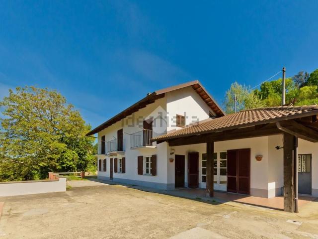 Villetta indipendente in vendita di 250 m² in Strada Fey, 16