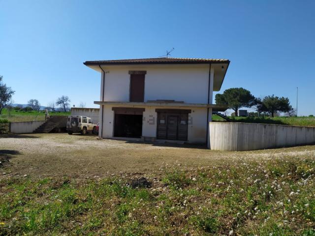 Villetta indipendente in vendita di 250 m² in Strada statale sannitica