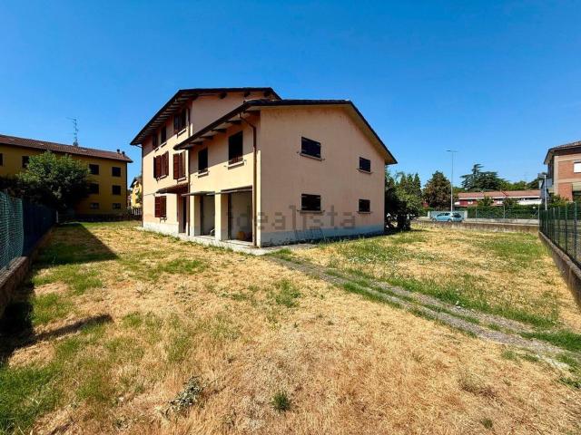 Villetta indipendente in vendita di 251 m² in Via della Repubblica