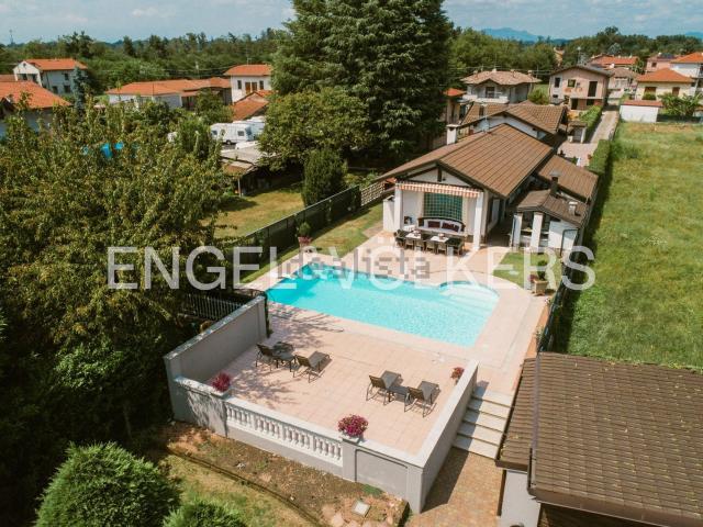 Villetta indipendente in vendita di 251 m² in Via F. Corridoni, 107