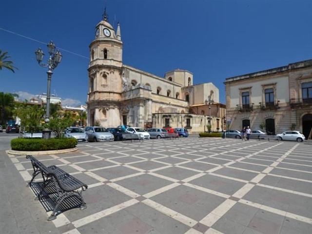 Villetta indipendente in vendita di 251 m² in Via Palestro