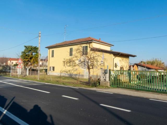 Villetta indipendente in vendita di 251 m² in Strada Roncaglia, 5