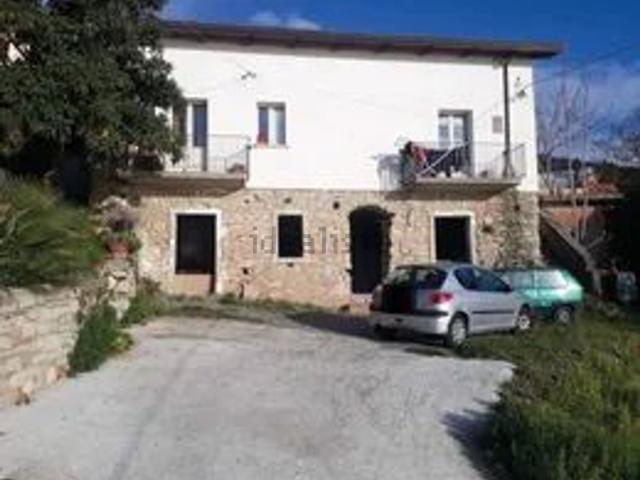 Villetta indipendente in vendita di 252 m² in Via Casedde