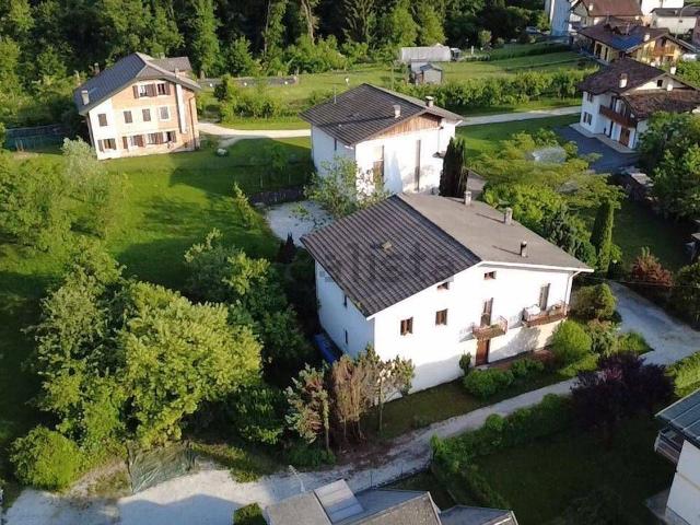 Villetta indipendente in vendita di 252 m² in Via Edmondo de Amicis, 55