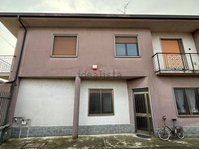 Villetta indipendente in vendita di 252 m² in Via Sozzago