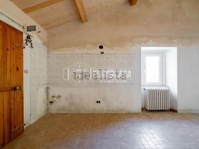 Villetta indipendente in vendita di 253 m² in Via Tredoziese, 17