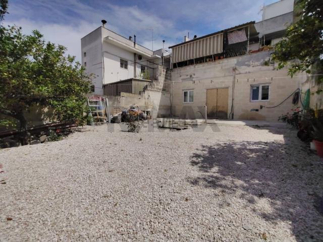 Villetta indipendente in vendita di 254 m² in Via Cuneo, 70