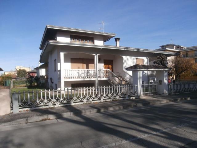 Villetta indipendente in vendita di 254 m² in Via Gabriela, 11