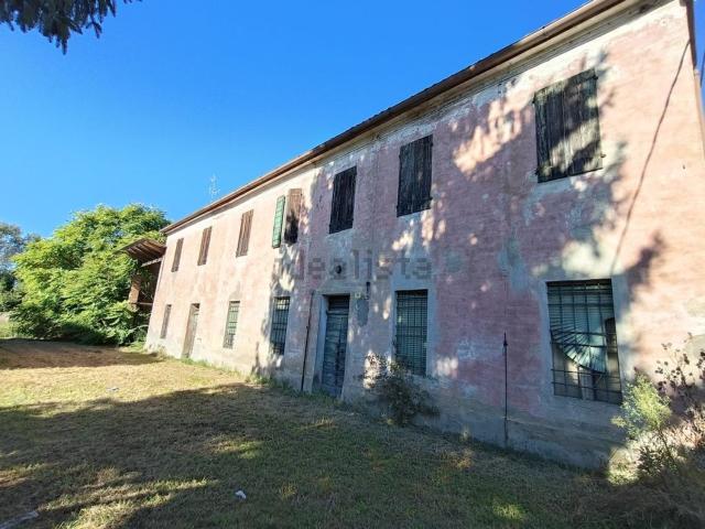 Villetta indipendente in vendita di 254 m² in Via Fiumazzo