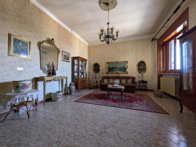 Villetta indipendente in vendita di 254 m² in Piazza Carlo Alberto Dalla Chiesa, 5