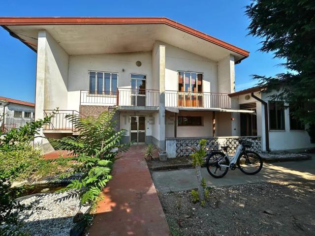 Villetta indipendente in vendita di 255 m²
