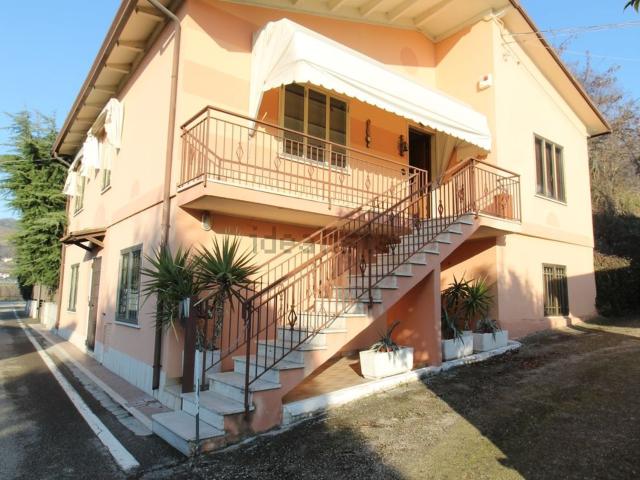 Villetta indipendente in vendita di 255 m²