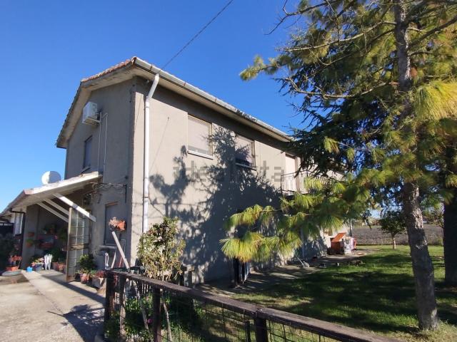 Villetta indipendente in vendita di 255 m² in Via Gallare, 1