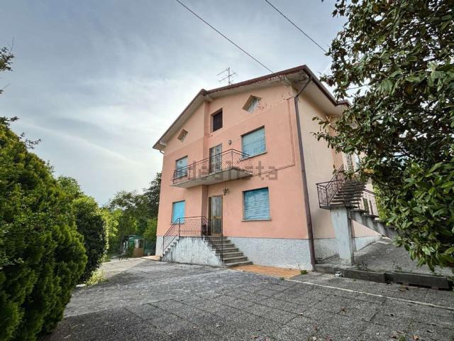 Villetta indipendente in vendita di 255 m² in Via Monte Cavallo