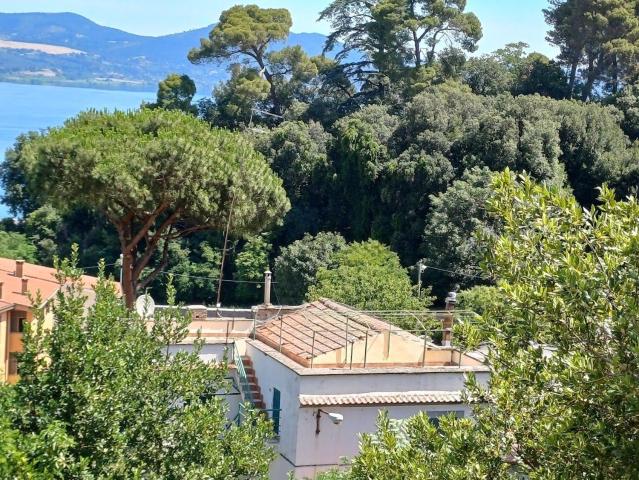 Villetta indipendente in vendita di 255 m² in Via Settevene Palo I&apos  tronco, 4