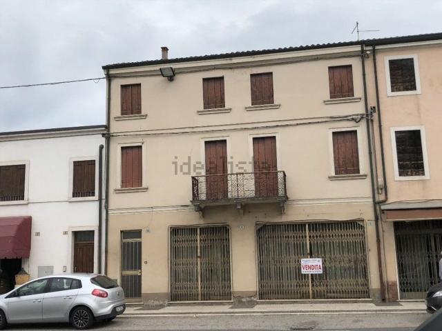 Villetta indipendente in vendita di 255 m² in Via Roma