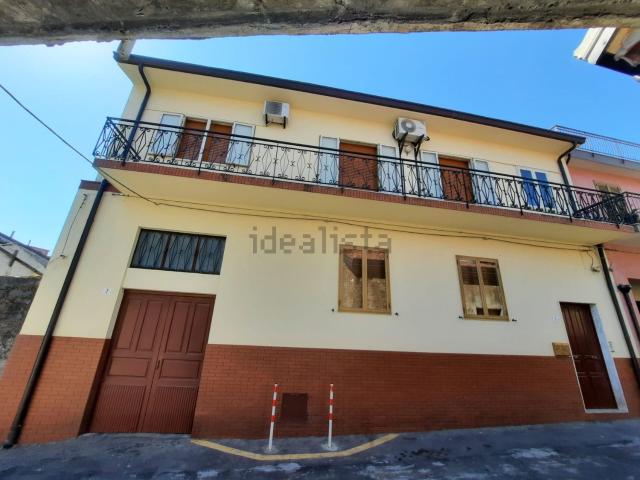 Villetta indipendente in vendita di 255 m² in Via Rapisarda, 7