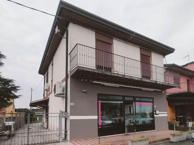 Villetta indipendente in vendita di 255 m² in Via Venezia, 33