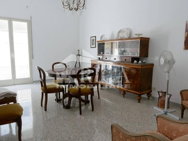 Villetta indipendente in vendita di 255 m² in Via Vittorio Veneto