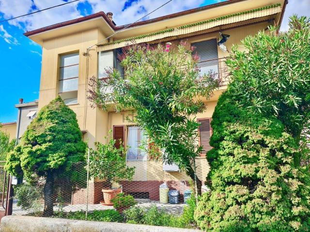 Villetta indipendente in vendita di 256 m² in Via Accumoli, 14