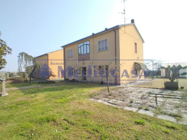 Villetta indipendente in vendita di 256 m² in Via Luigi Antonio Ghirardini