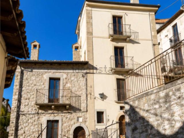 Villetta indipendente in vendita di 256 m² in Via Piaia, 31