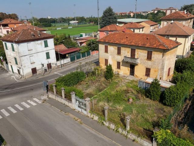 Villetta indipendente in vendita di 257 m² in Via Francesco Crispi