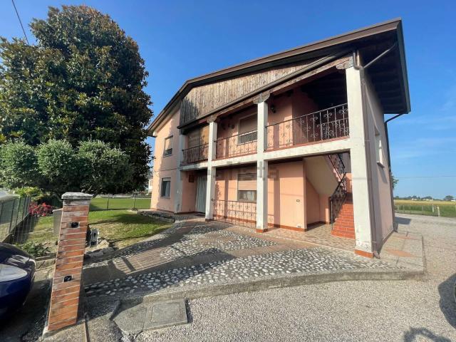 Villetta indipendente in vendita di 257 m² in Via Spareda, 731