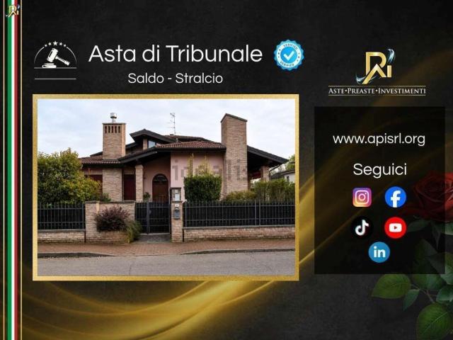 Villetta indipendente in vendita di 258 m² in Via Ampere/, 9