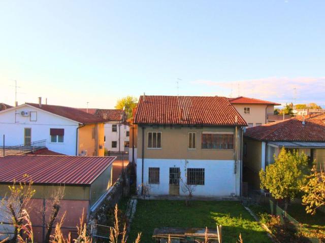 Villetta indipendente in vendita di 258 m² in Via Bonioli, 22