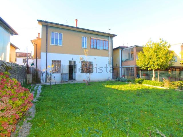 Villetta indipendente in vendita di 258 m² in Via Bonioli, 22