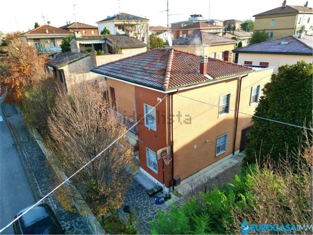Villetta indipendente in vendita di 258 m² in Via Magenta, 12