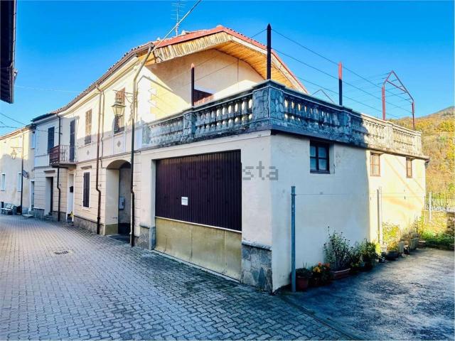 Villetta indipendente in vendita di 258 m² in Via Valfredi, 8