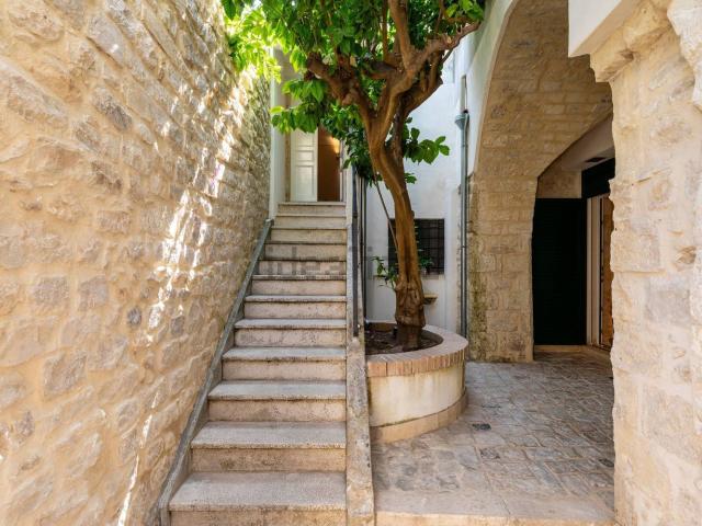 Villetta indipendente in vendita di 259 m² in Via Santa Elisabetta