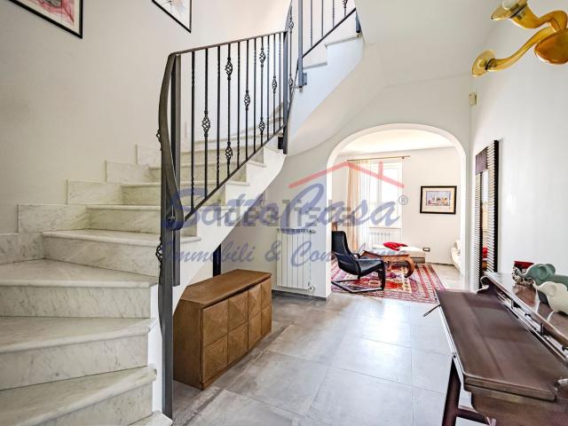 Villetta indipendente in vendita di 259 m² in Via XXV Aprile