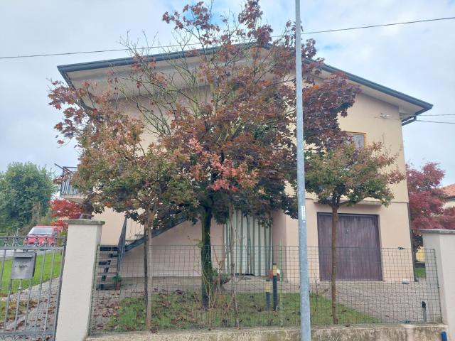 Villetta indipendente in vendita di 260 m² in Via Codette