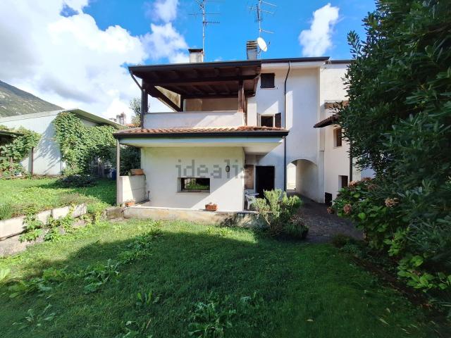 Villetta indipendente in vendita di 260 m² in Via Castello, 13